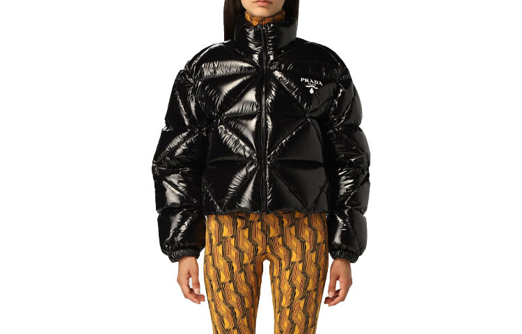

Женский пуховик Prada, черный