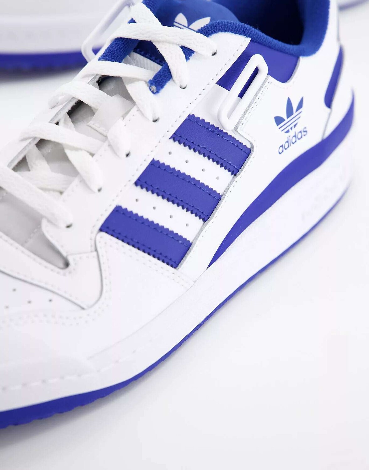 

Бело-синие кроссовки adidas Originals Forum Low