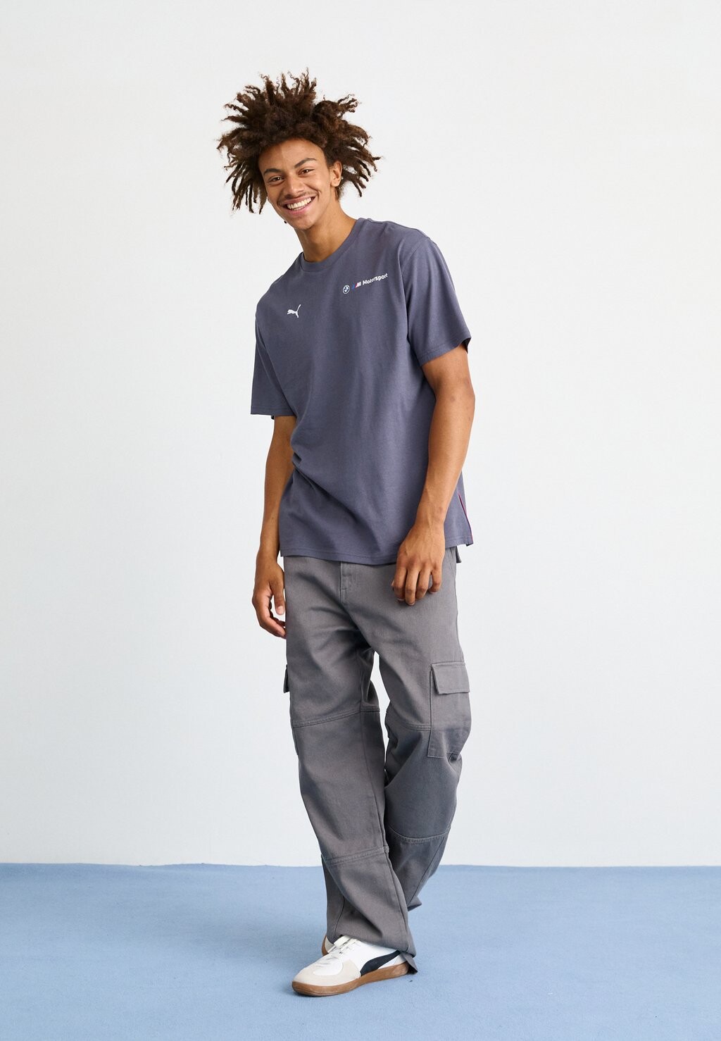

Футболка с принтом BMW MMS ESS+ LOGO TEE Puma, серый