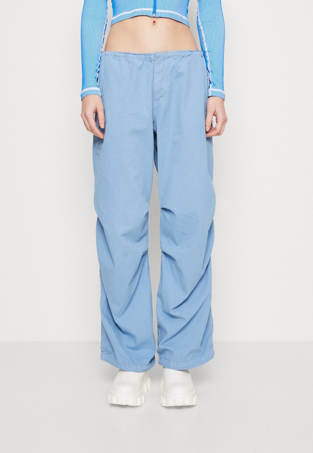 

Брюки BDG Urban Outfitters, синий