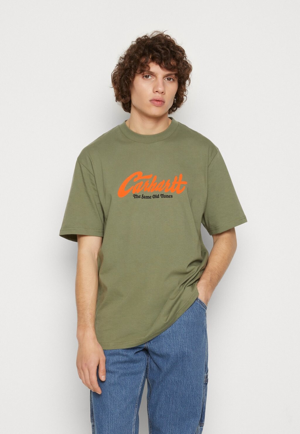 

Футболка с принтом Carhartt WIP, зеленый