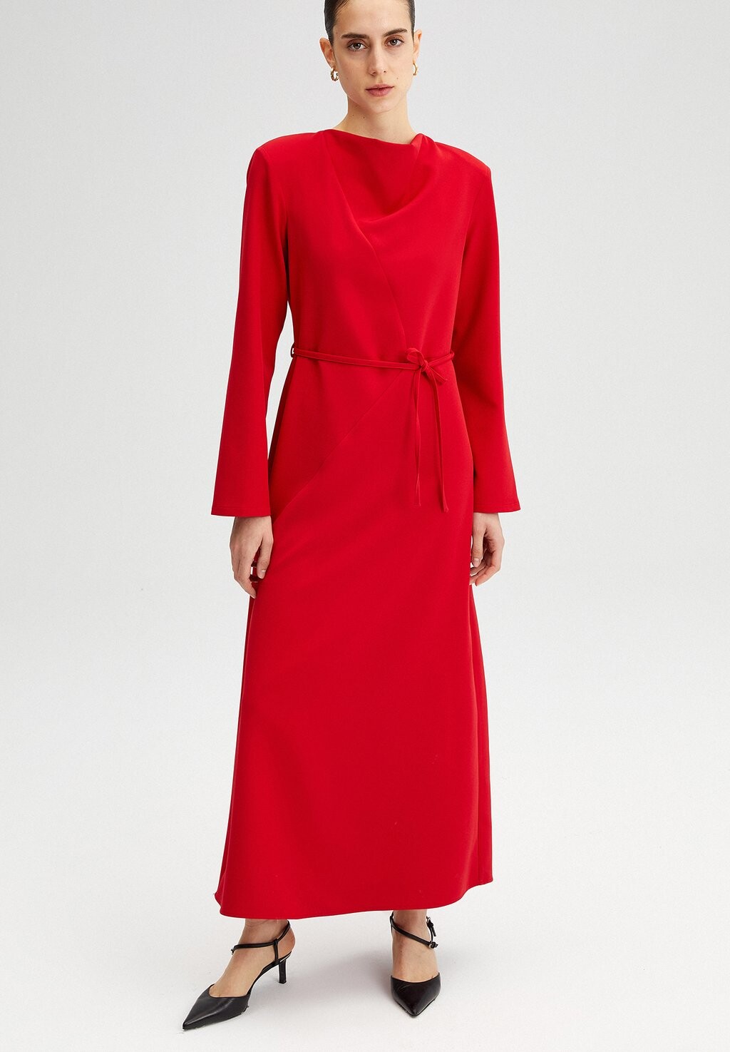

Длинное платье Belted Touché Privé, красный