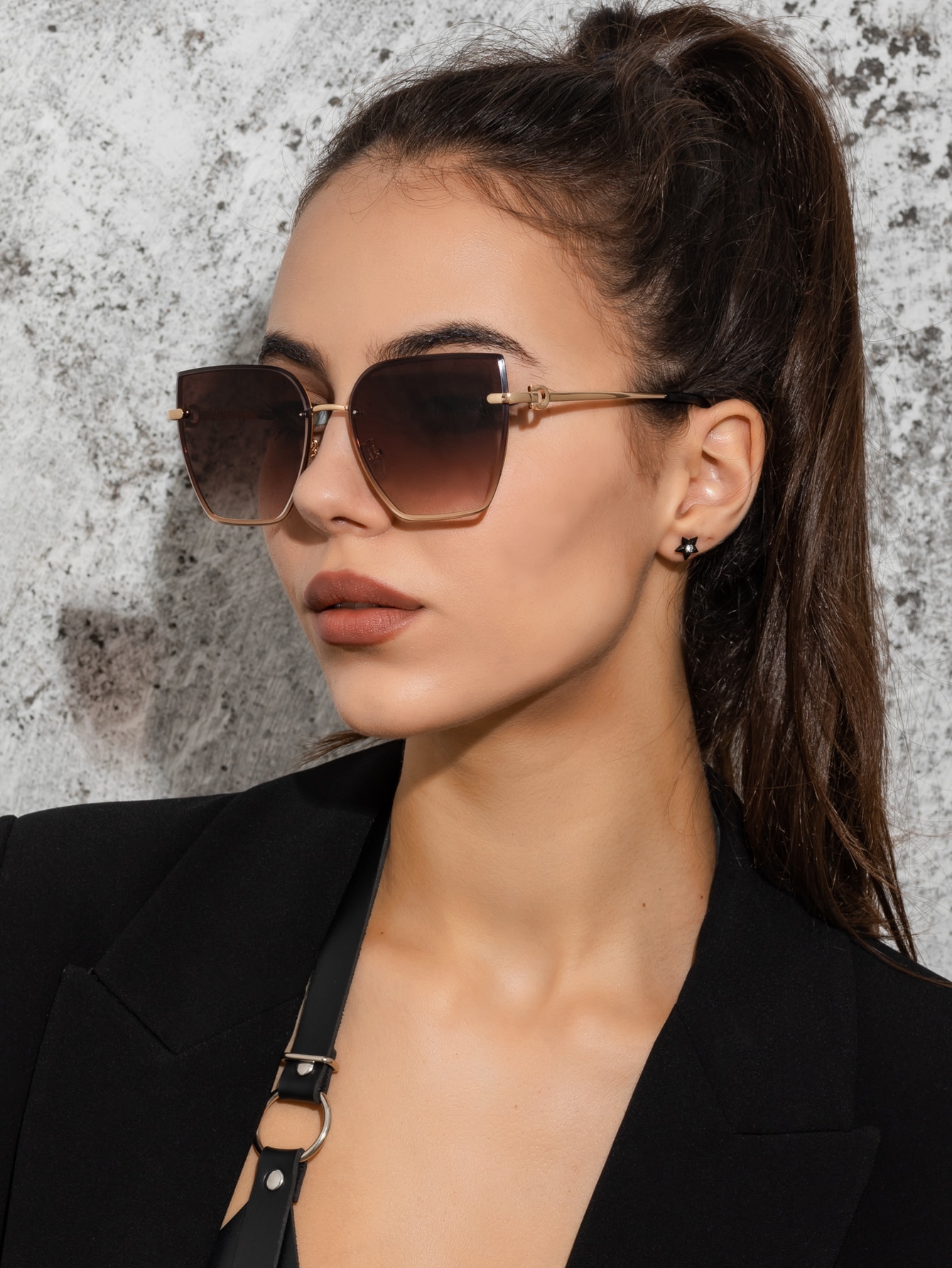 1 шт. Женские модные солнцезащитные очки в металлической квадратной оправе