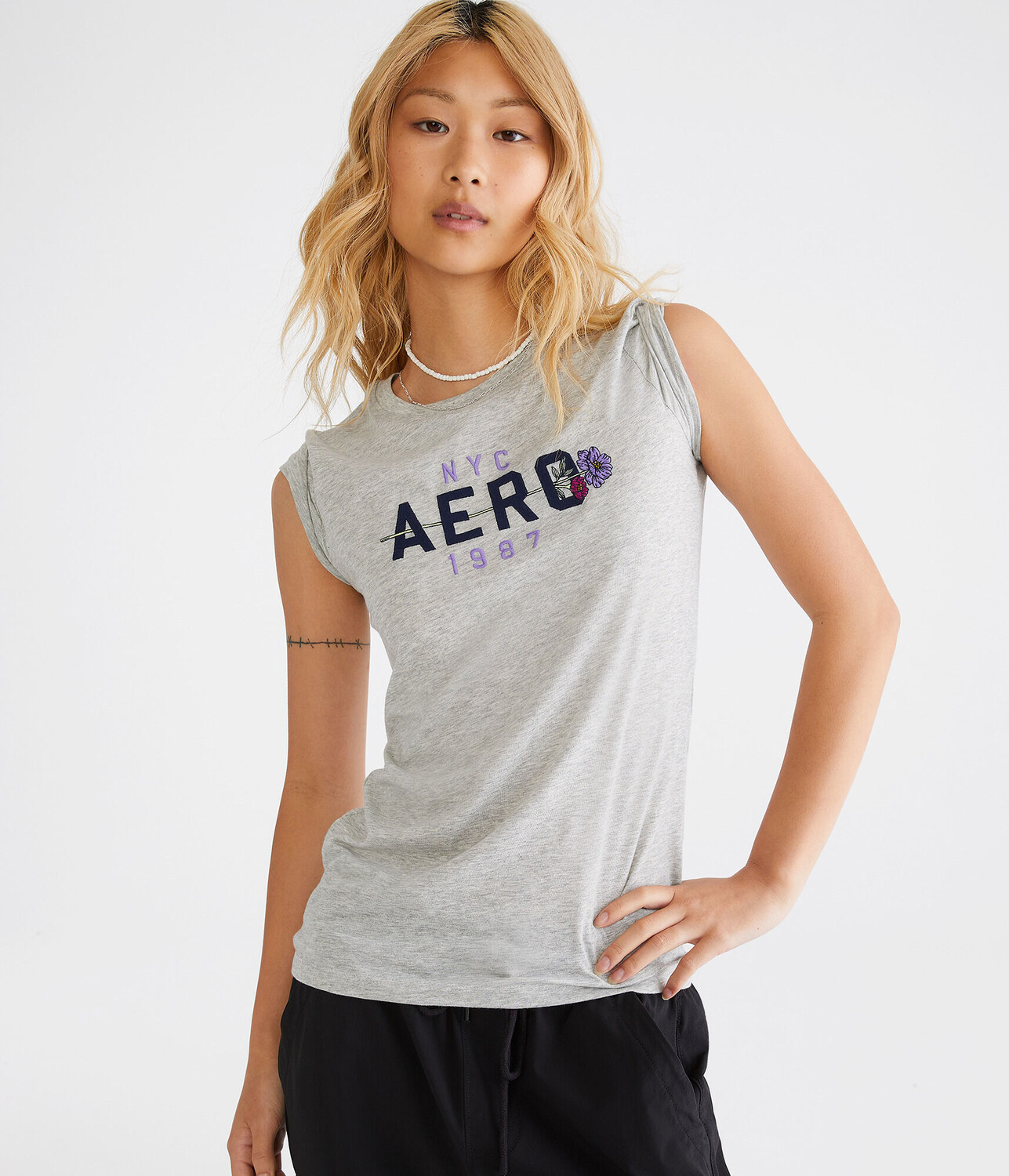 

Футболка с цветочным рисунком Aero NYC Aeropostale, серый