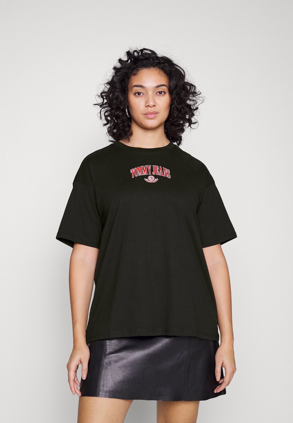 

Футболка с принтом Tommy Jeans by Tommy Hilfiger, черный