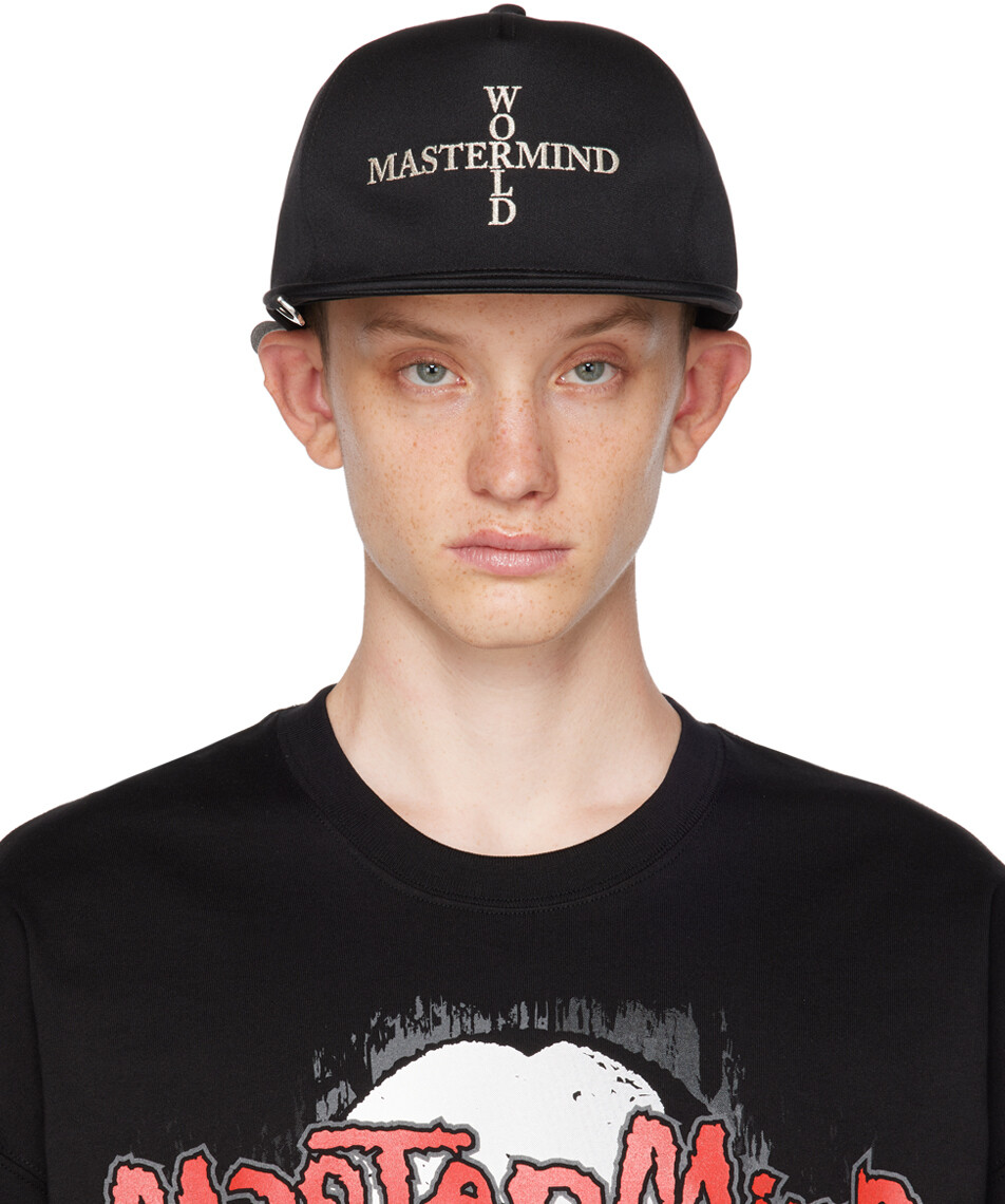 

Черная кепка с вышивкой MASTERMIND WORLD