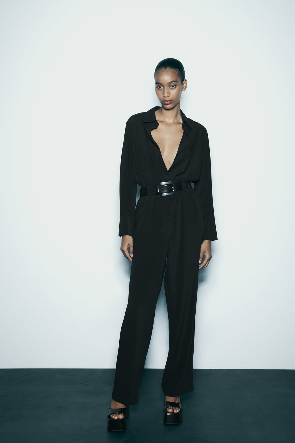 

Комбинезон с эластичным поясом ZARA, черный