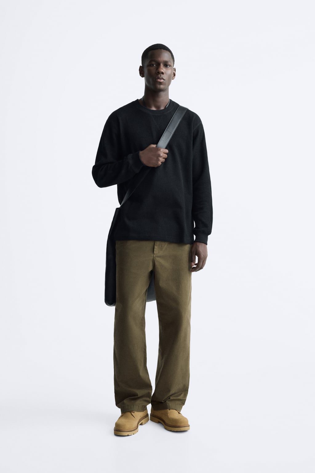 

Ребристая текстурированная футболка ZARA, черный