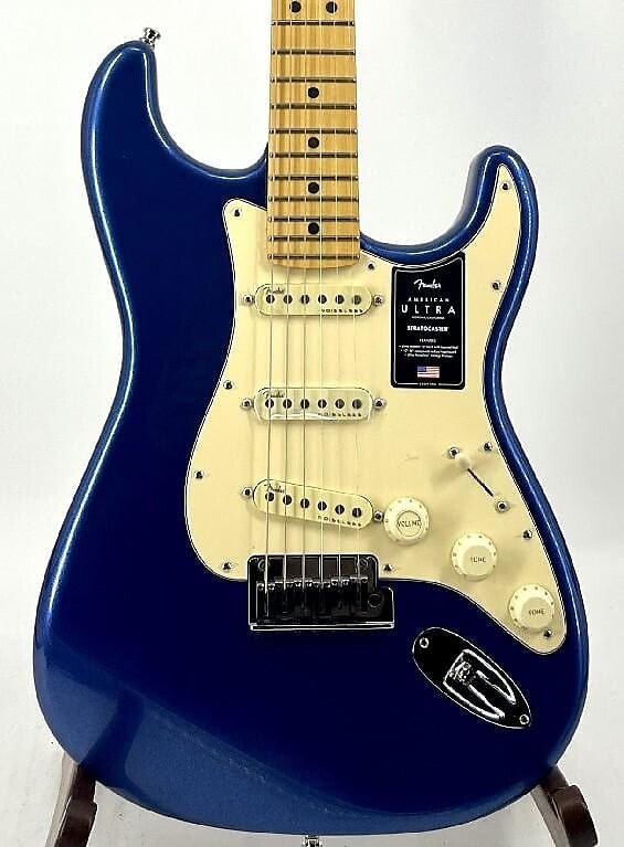 

Электрогитара Fender American Ultra Stratocaster Maple Fingerboard Cobra Blue Serial#:US23028772