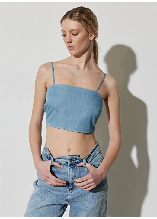 

Голубая женская блузка с широким воротником Wrangler