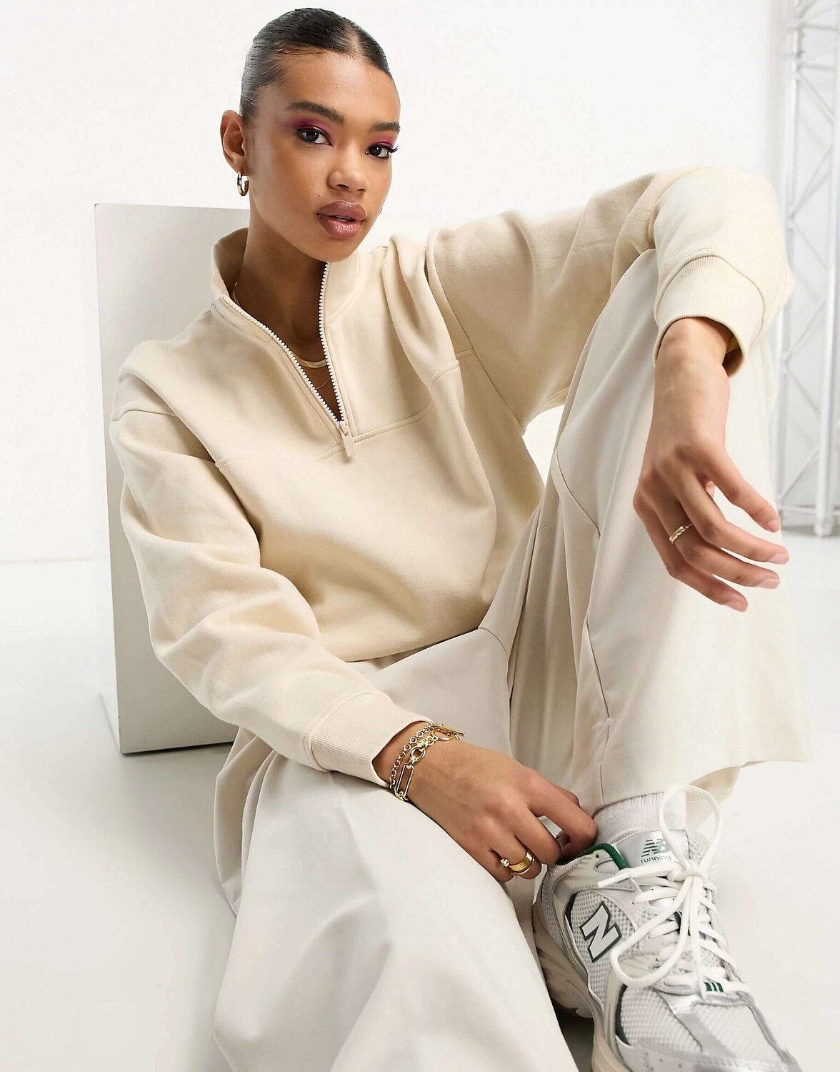 

Свитшот цвета экрю с половиной молнии ASOS