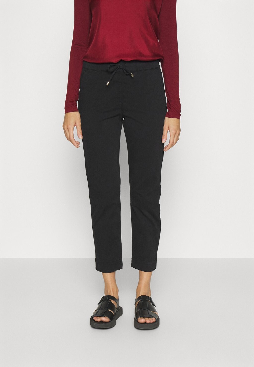 

Брюки Max Mara Leisure
