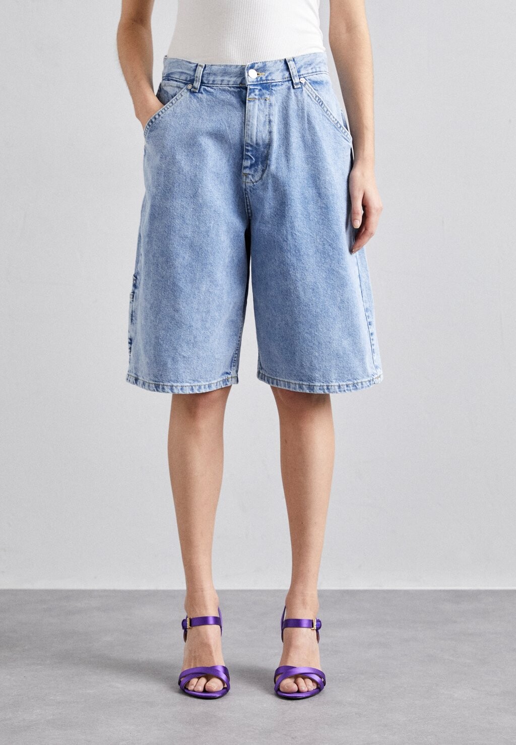 

Шорты джинсовые TROUSERS MOSCHINO JEANS, синий деним