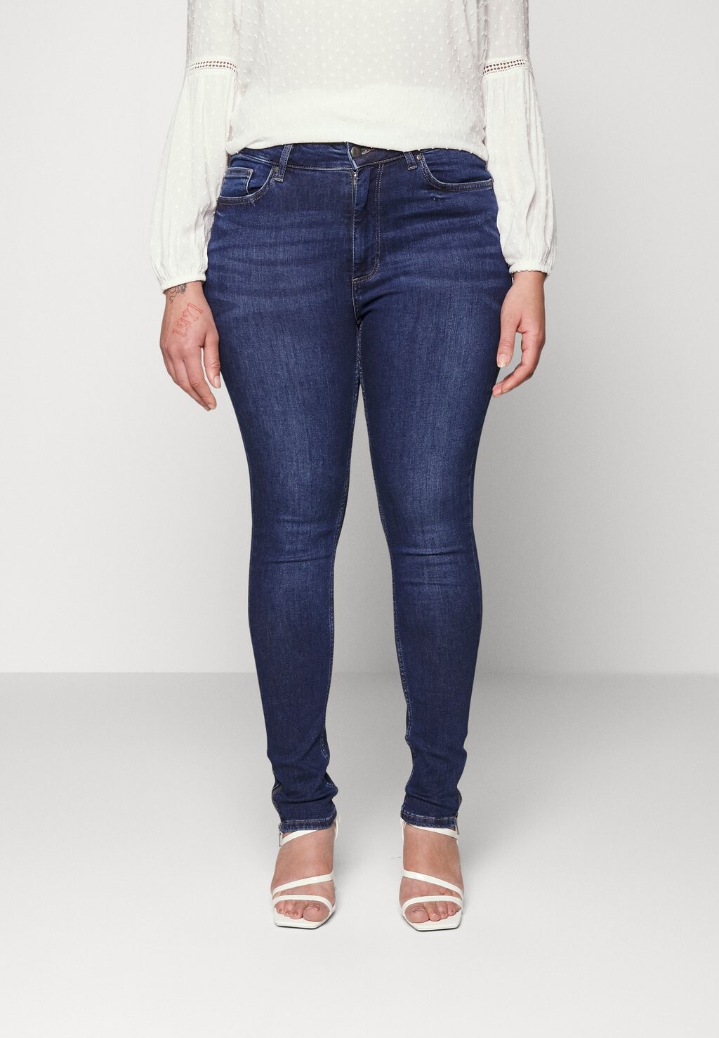 

Джинсы Skinny Fit ONLY Carmakoma, темно-синий