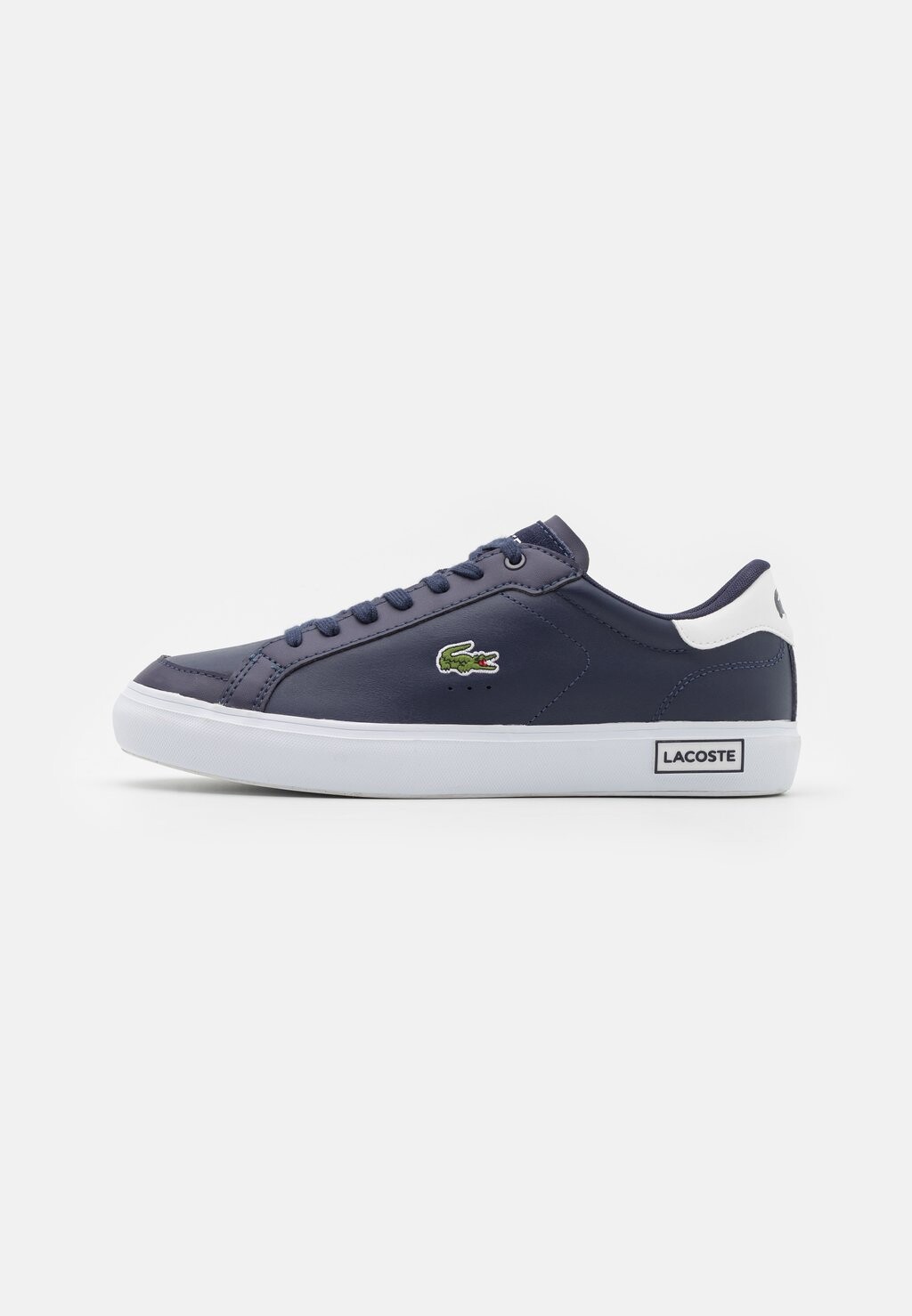 

Кроссовки Lacoste