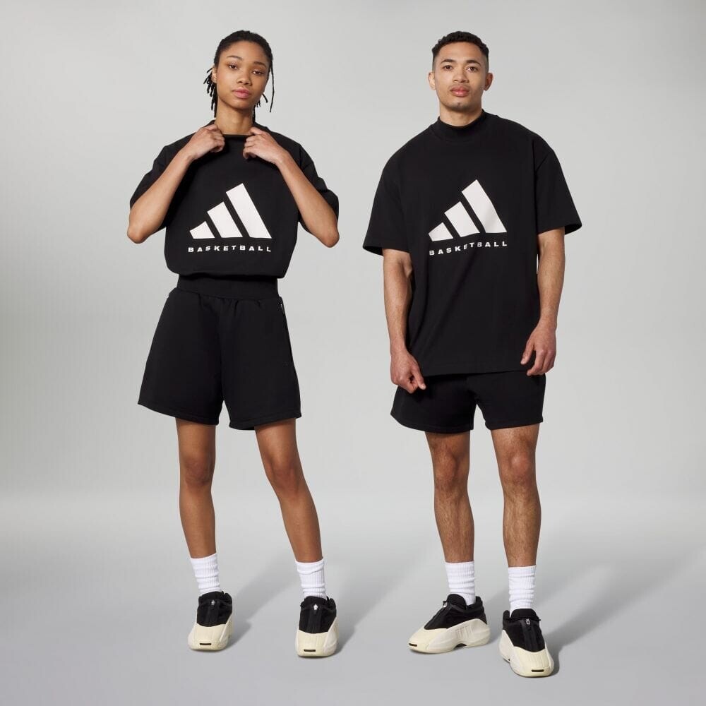 

Футболка Adidas IR8492, черный