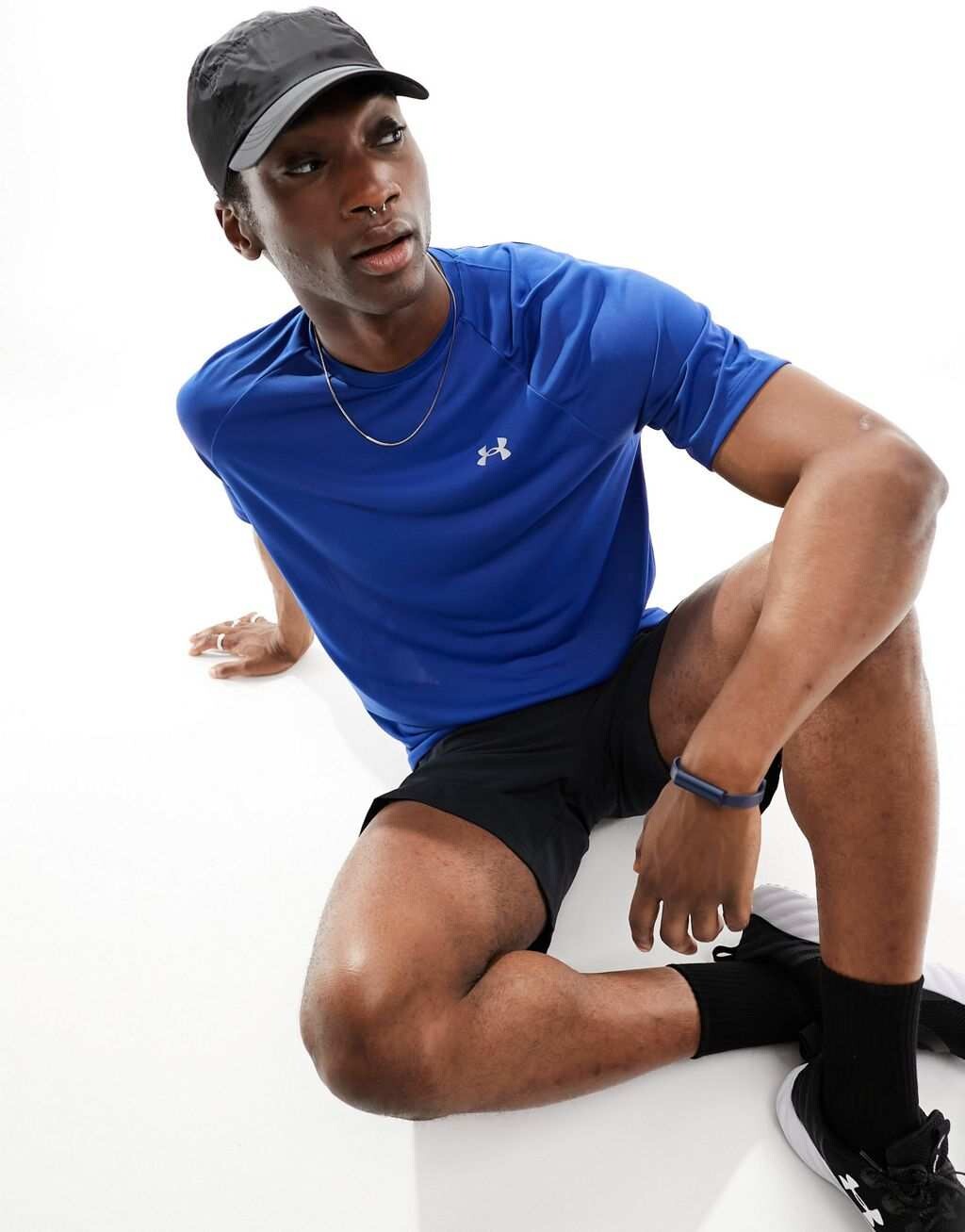 

Темно-синяя футболка с логотипом и светоотражающим логотипом Under Armour Training Tech