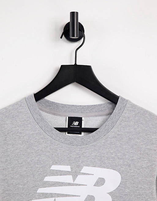 

Серая толстовка с большим логотипом New Balance