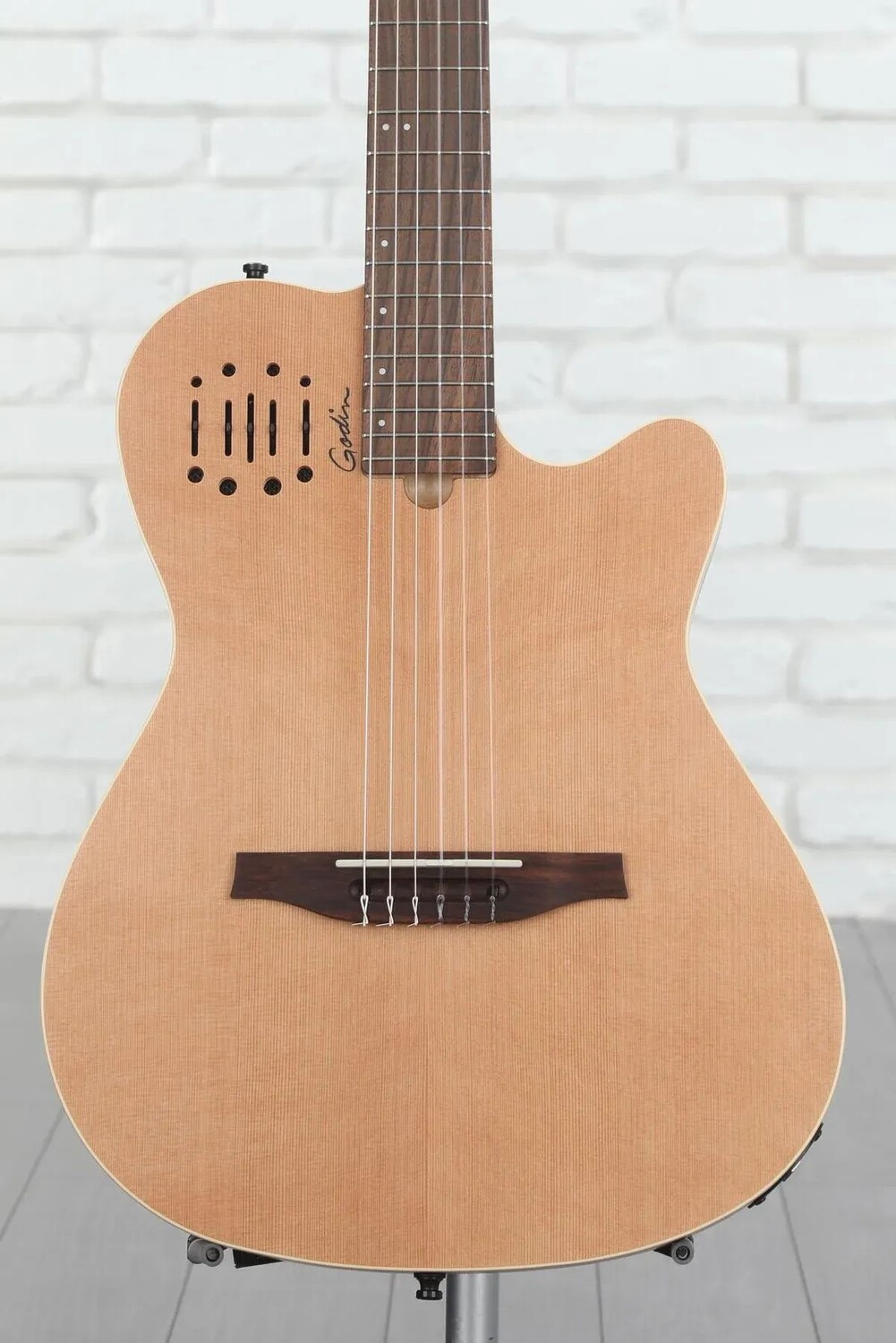 

Акустически-электрическая гитара Godin MultiAc Nylon Encore - натуральный полуглянцевый