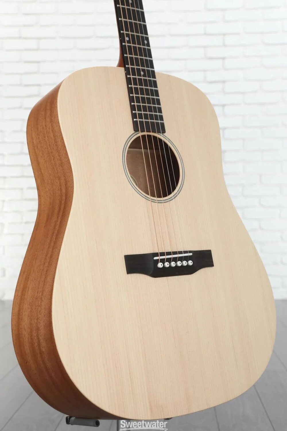 

Акустическая гитара Larrivee Simple 6 D Dreadnought - натуральный цвет