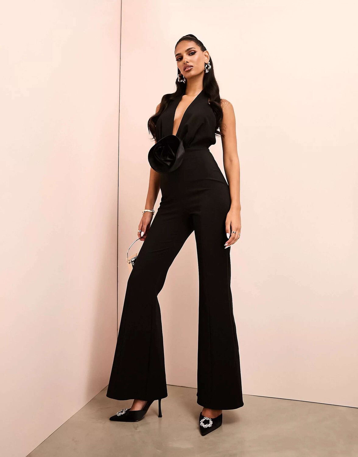 

Черный расклешенный комбинезон с глубоким корсажем ASOS LUXE
