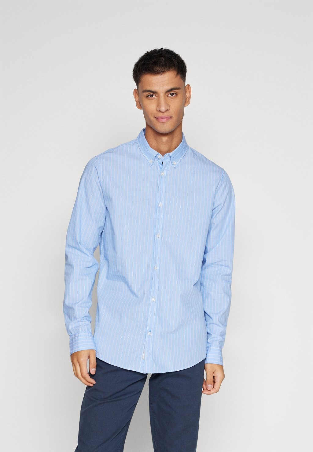 

Рубашка ESSENTIAL STRIPE SHIRT Scotch & Soda, голубой