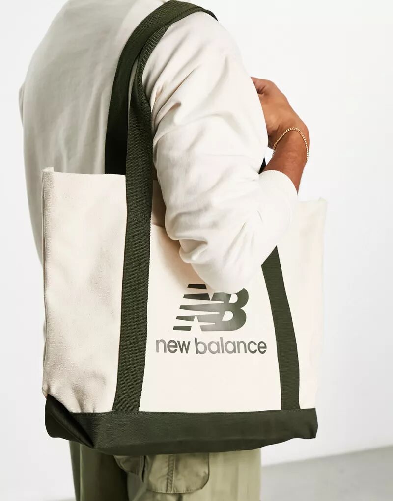 Зеленая сумка-тоут New Balance из холщовой ткани с логотипом цена и фото