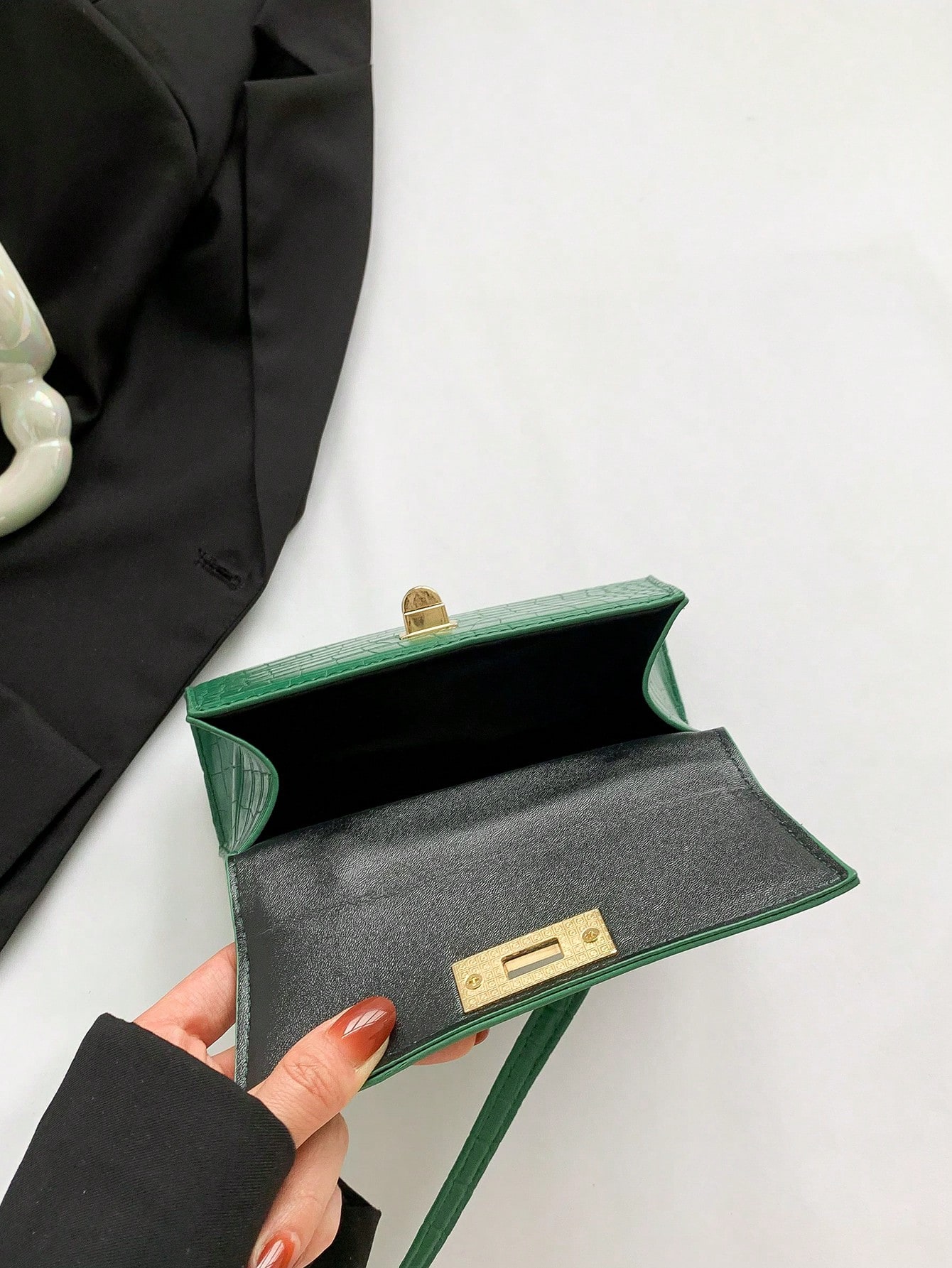 цена Квадратная сумка с тиснением под крокодила Мини-сумка на плечо с клапаном, зеленый