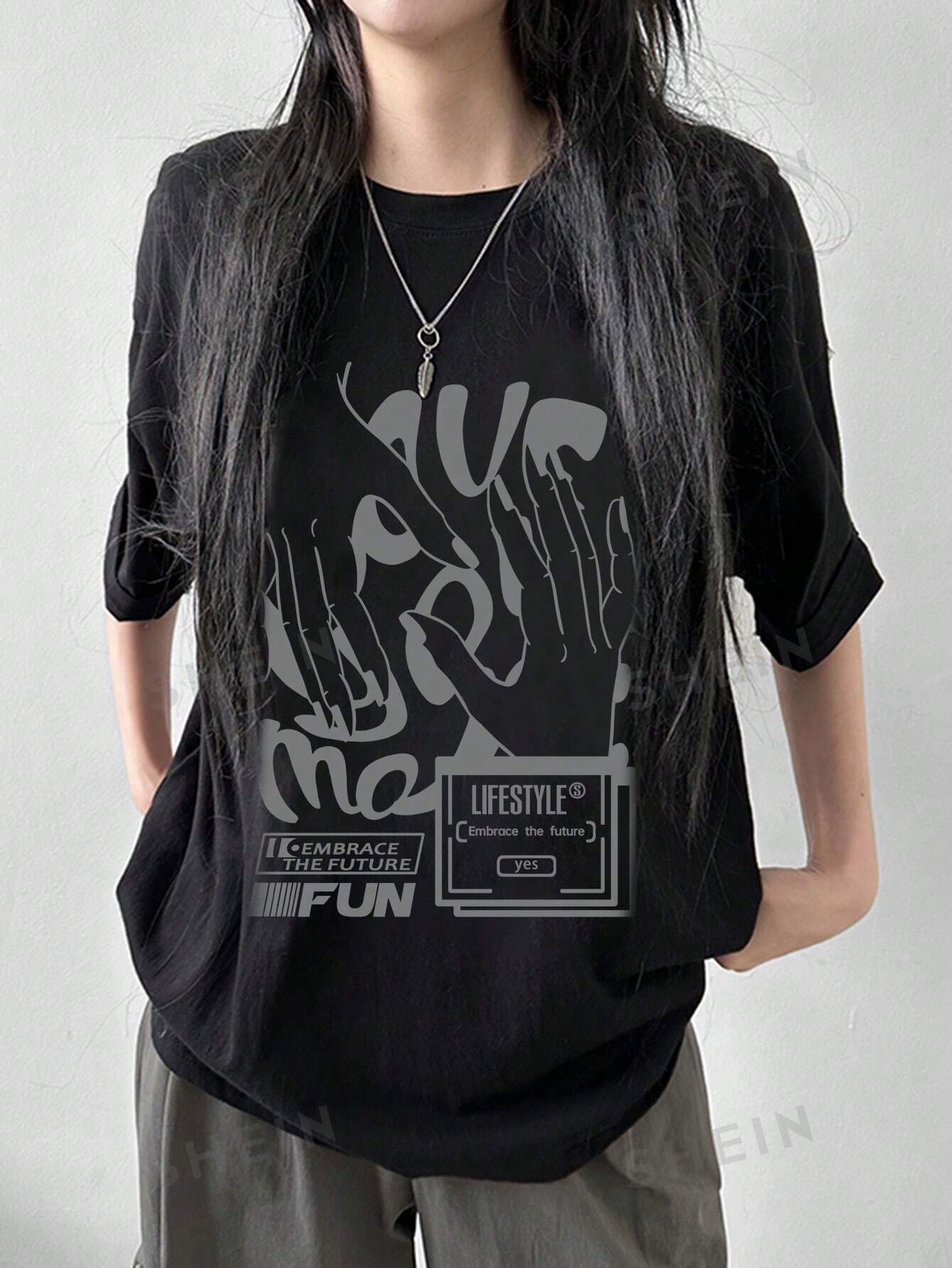 DAZY Женская футболка свободного кроя в уличном стиле с крупным узором, черный