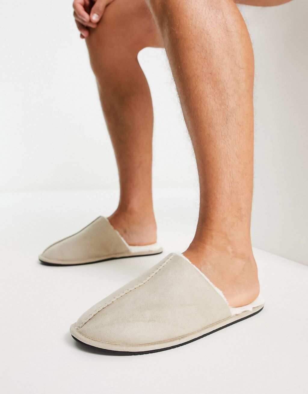 

Черные слипоны ASOS DESIGN с кремовой подкладкой из искусственного меха