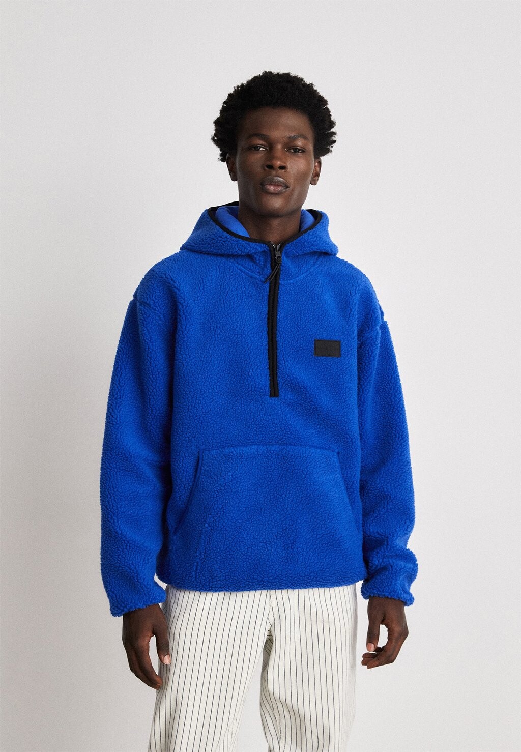 

Толстовка Calvin Klein Jeans ПОЛОВИННАЯ МОЛНИЯ GENDERLESS UNISEX, цвет kettle blue