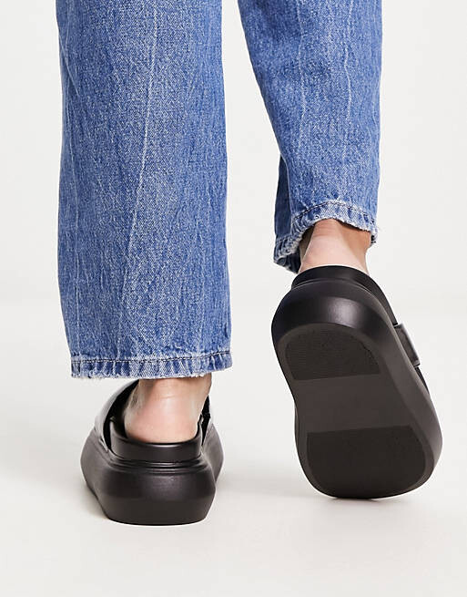 

Черные трусы-стринги на плоской форме ASOS DESIGN Fiesty