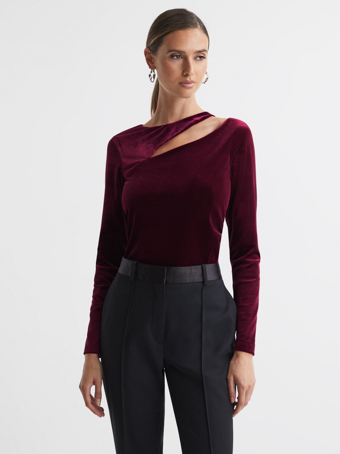 

Бархатный топ Mila с вырезами Reiss, ягода