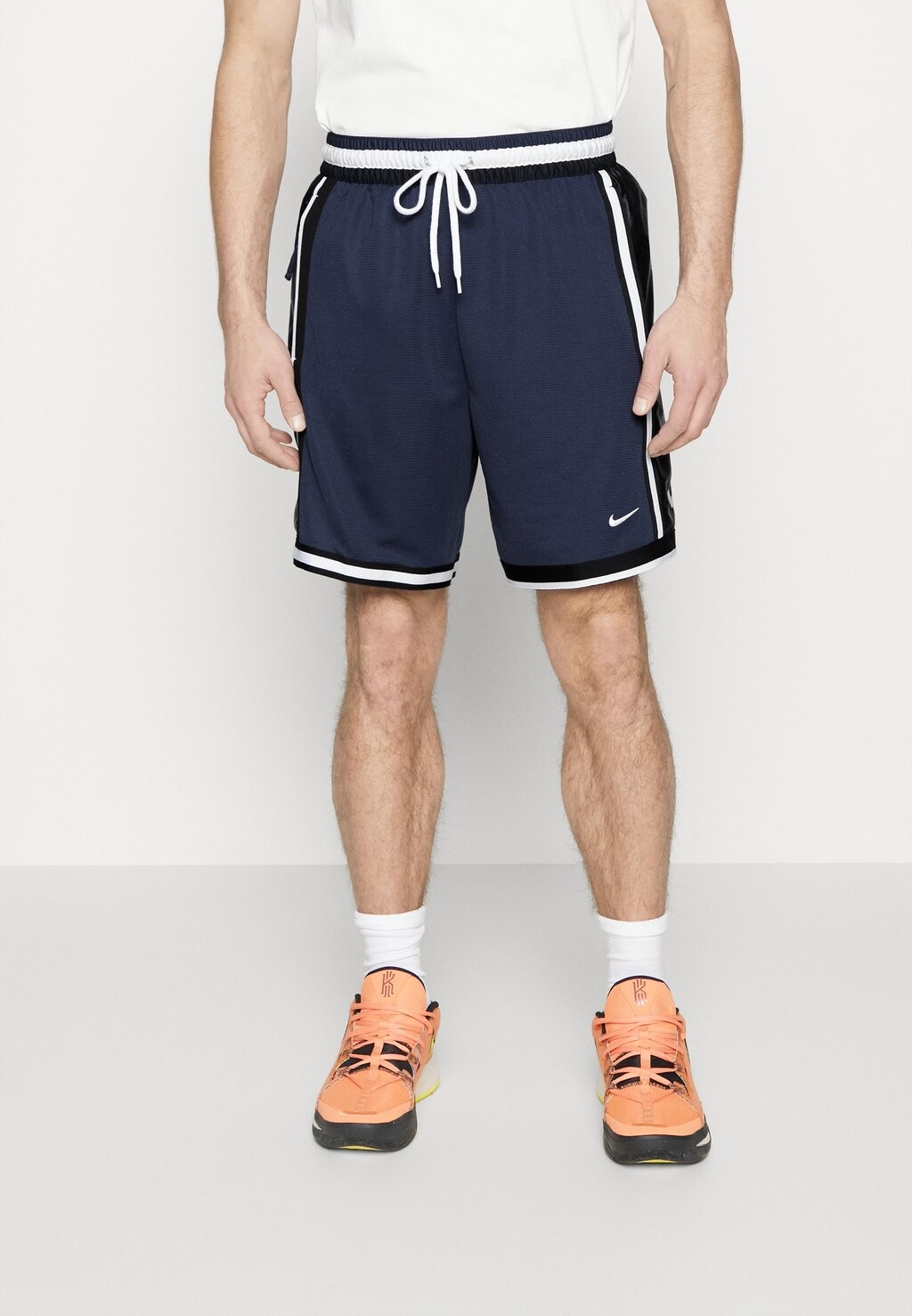 

Спортивные шорты Nike