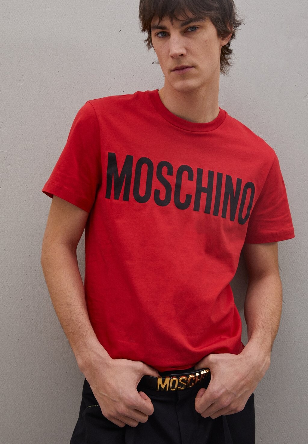 

Футболка с принтом MOSCHINO, фантазийно-красный