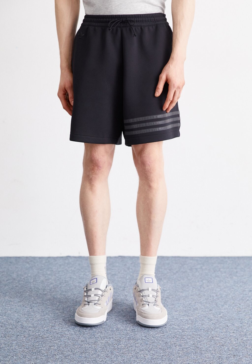 

Шорты NEUCLASSIC adidas Originals, цвет black