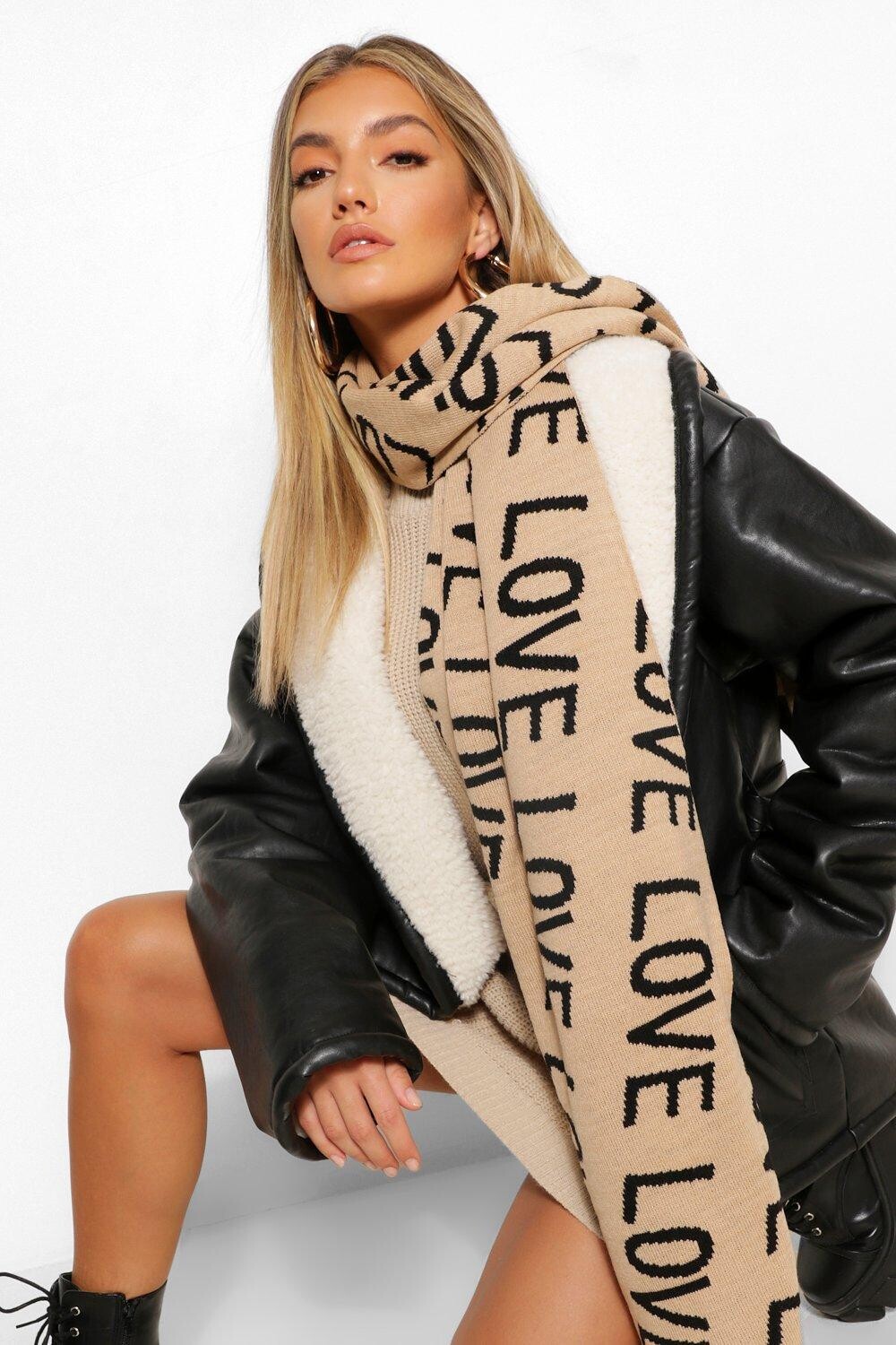 

Шарф с слоганом любовь Boohoo, кэмел