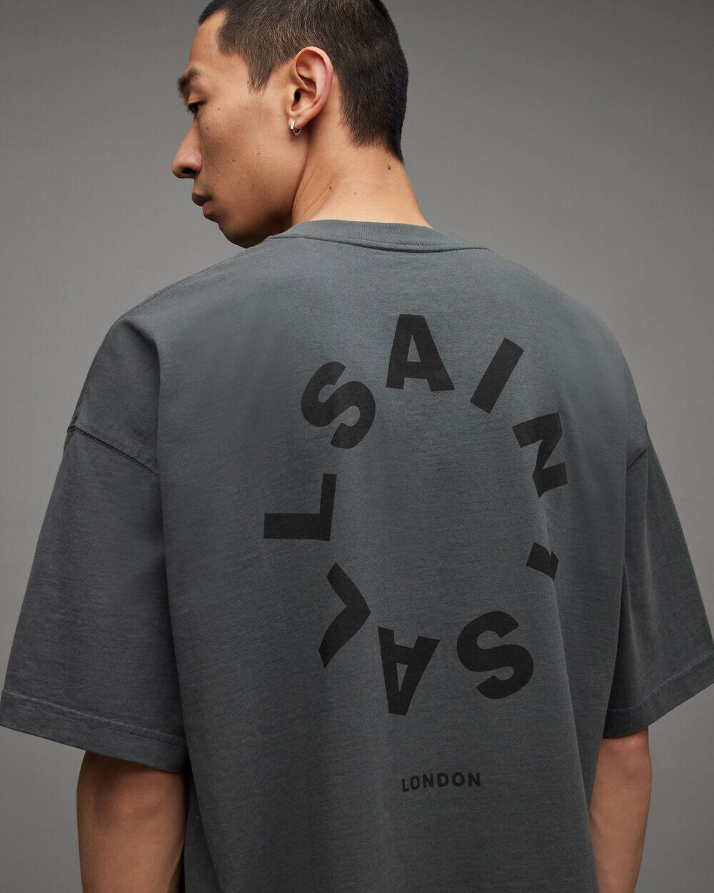 

Футболка Oversized с круглым логотипом Tierra AllSaints, галактический серый