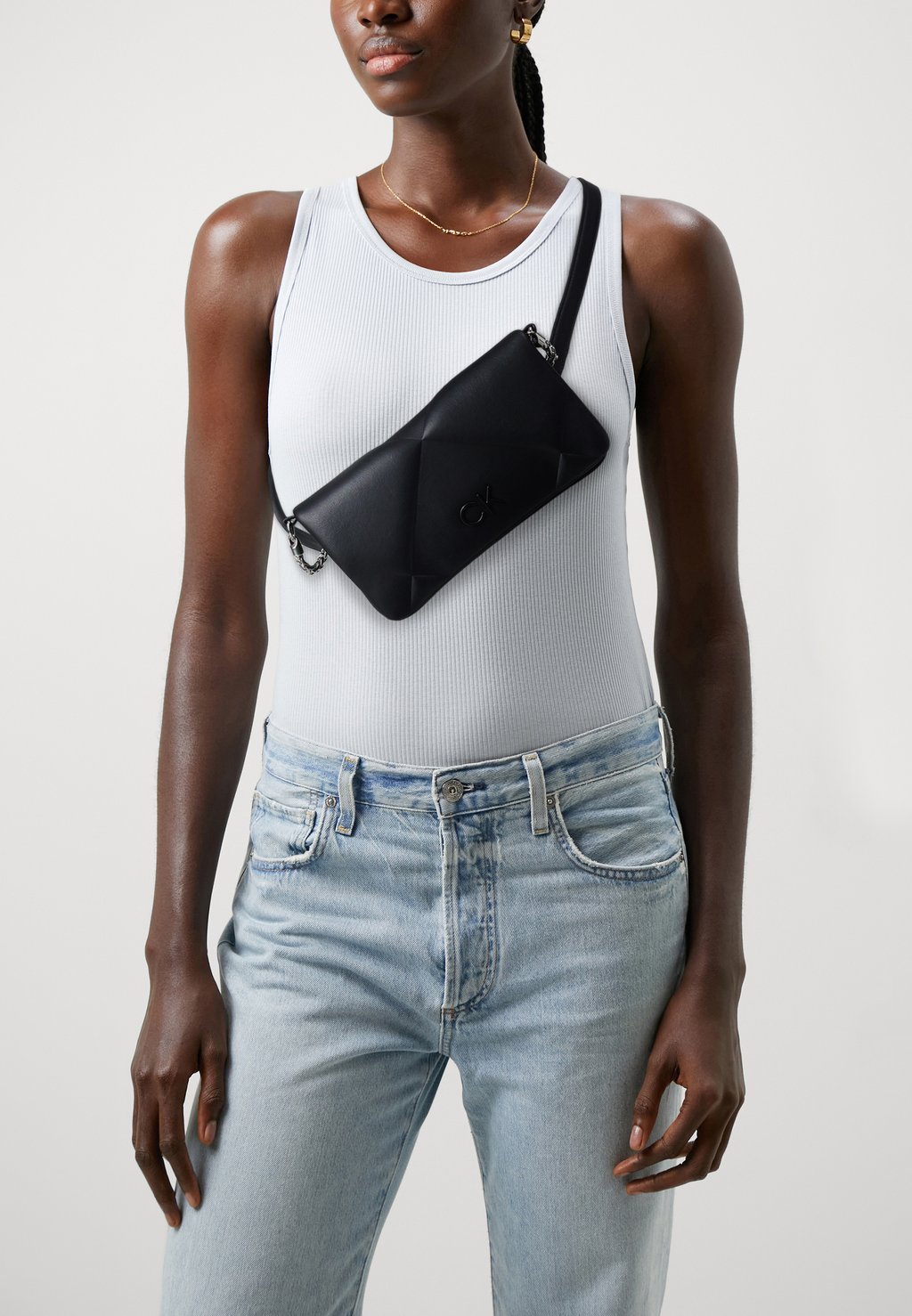 

Клатч QUILT CROSSBODY BUMBAG Calvin Klein, цвет black