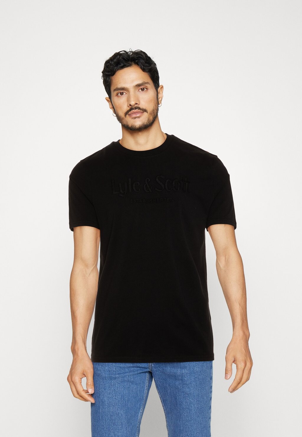 

Футболка базовая Lyle & Scott, цвет nero