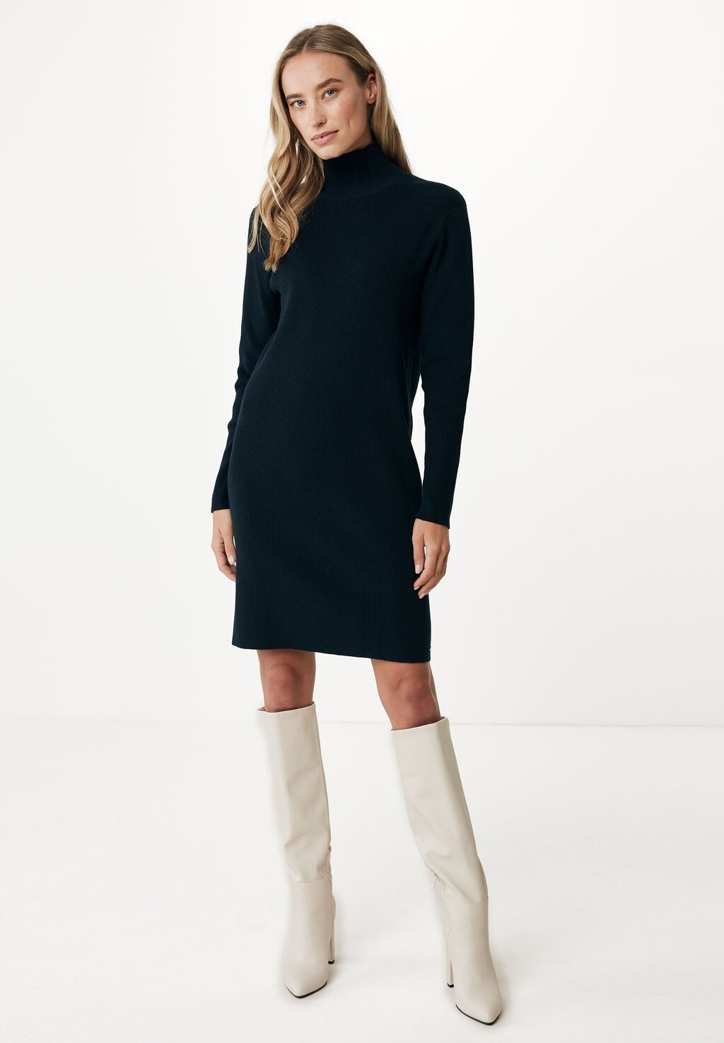 

Платье-джемпер Turtle Neck Knitted Dress Mexx, черный