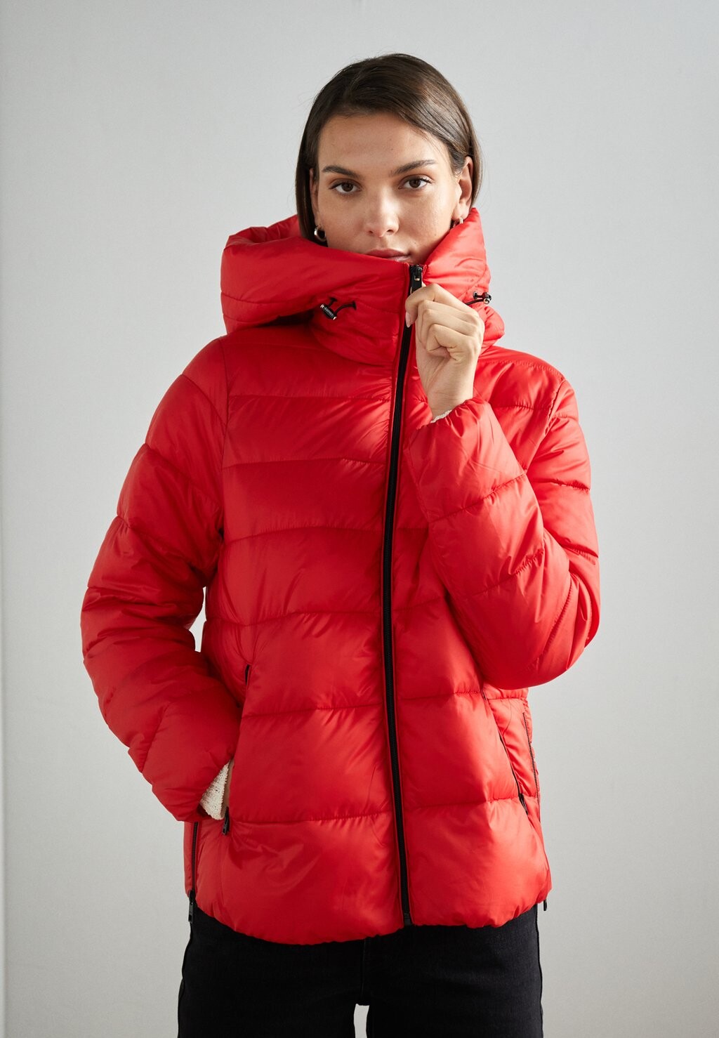 

Зимняя куртка Esprit, красный