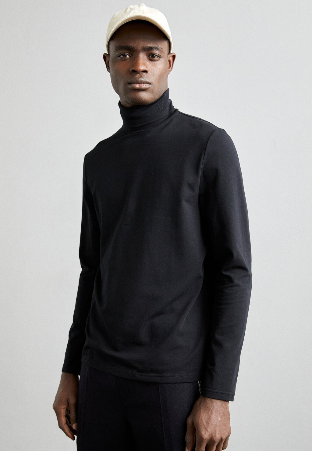 

Топ с длинными рукавами 93 TURTLENECK TEE Filippa K, цвет black