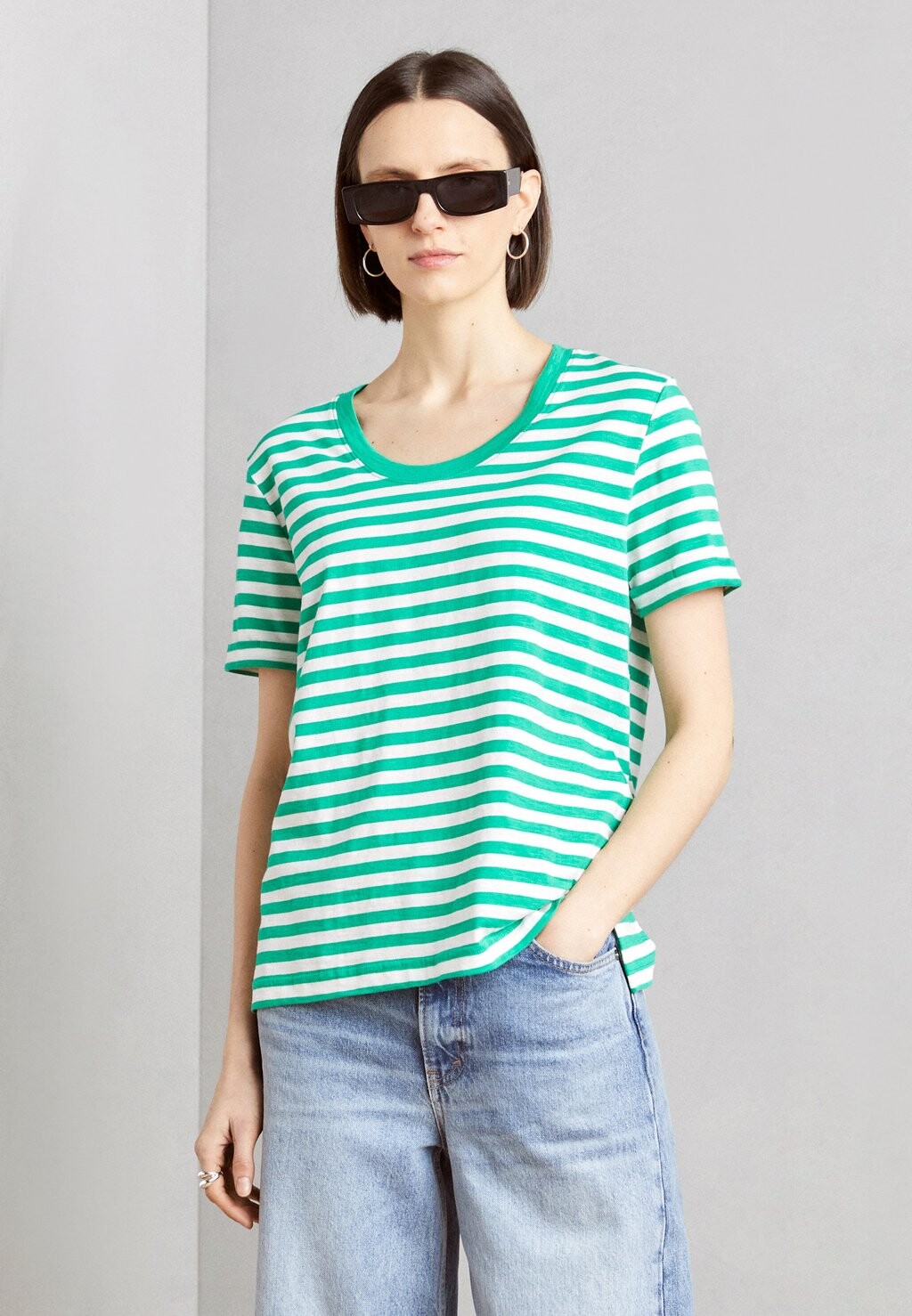 

Футболка с принтом Esprit, цвет green