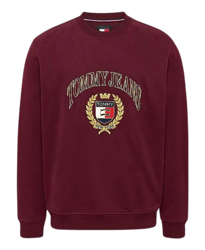 

Знаменитая эмблема бордоского хлопкового свитера Tommy Hilfiger, красный