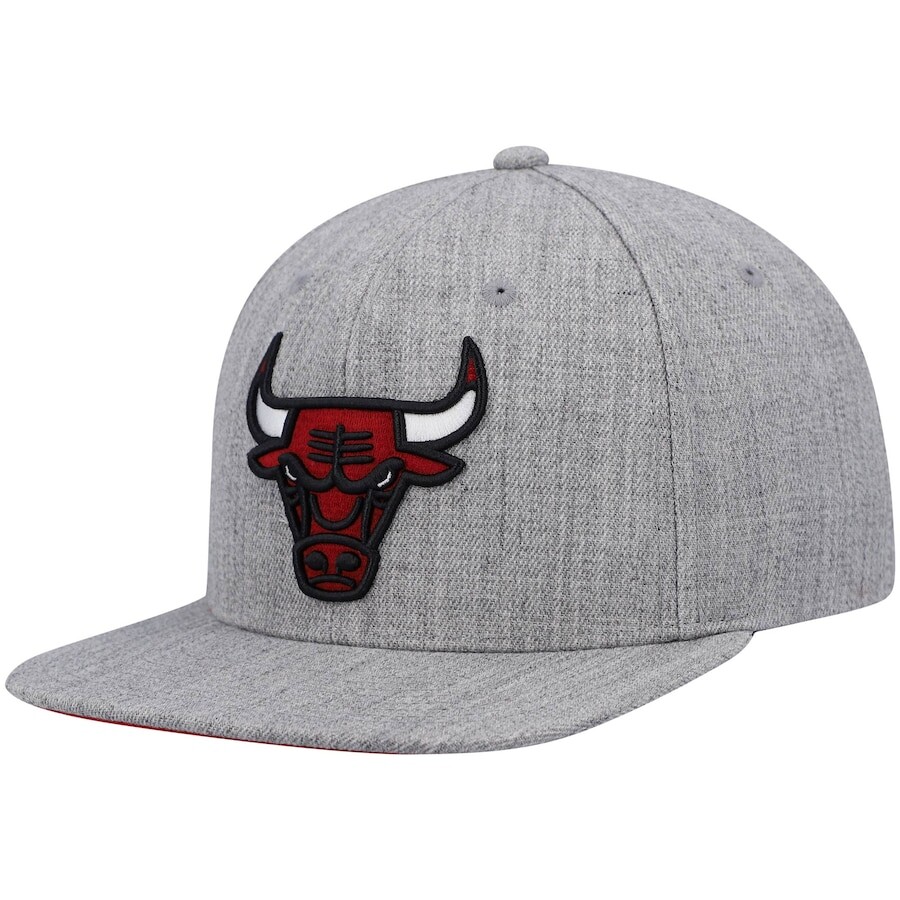 

Бейсболка Mitchell & Ness Chicago Bulls, серый