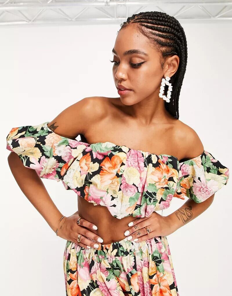 

Укороченный топ с открытыми плечами и пышными рукавами ASOS из темного ситца с цветочным принтом