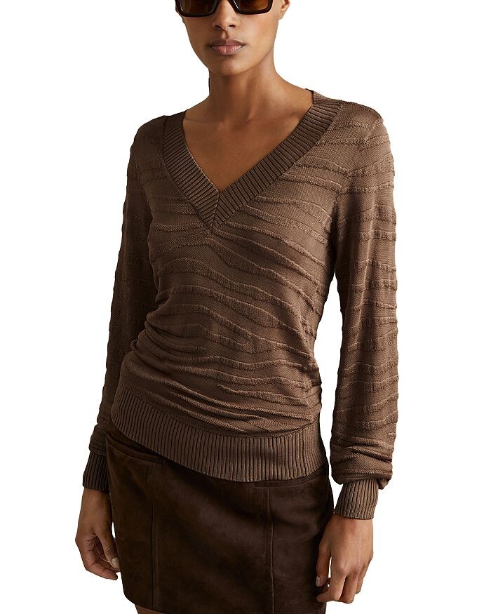 

Вискозный джемпер с V-образным вырезом REISS Zana, коричневый