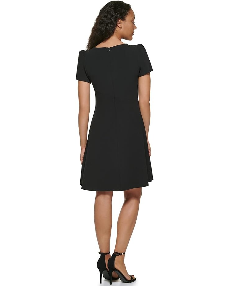 

Платье DKNY Cap Sleeve Fit-and-Flare w/ Cutout Detail, черный