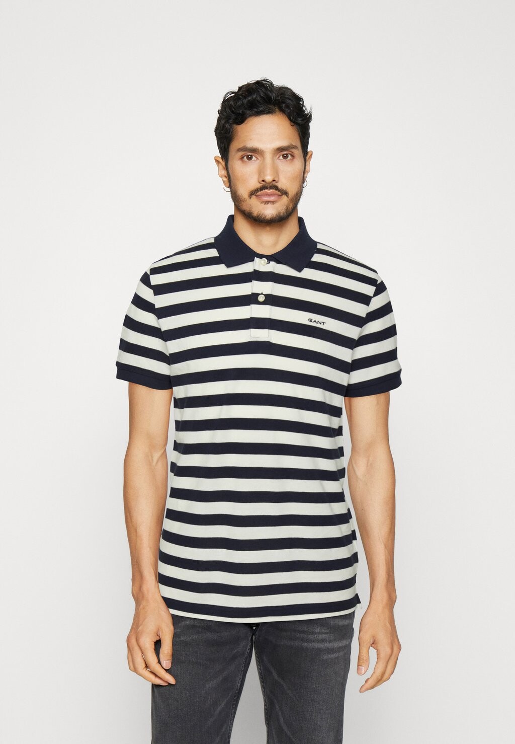 

Рубашка поло MULTI STRIPE SS PIQUE GANT, вечерний синий